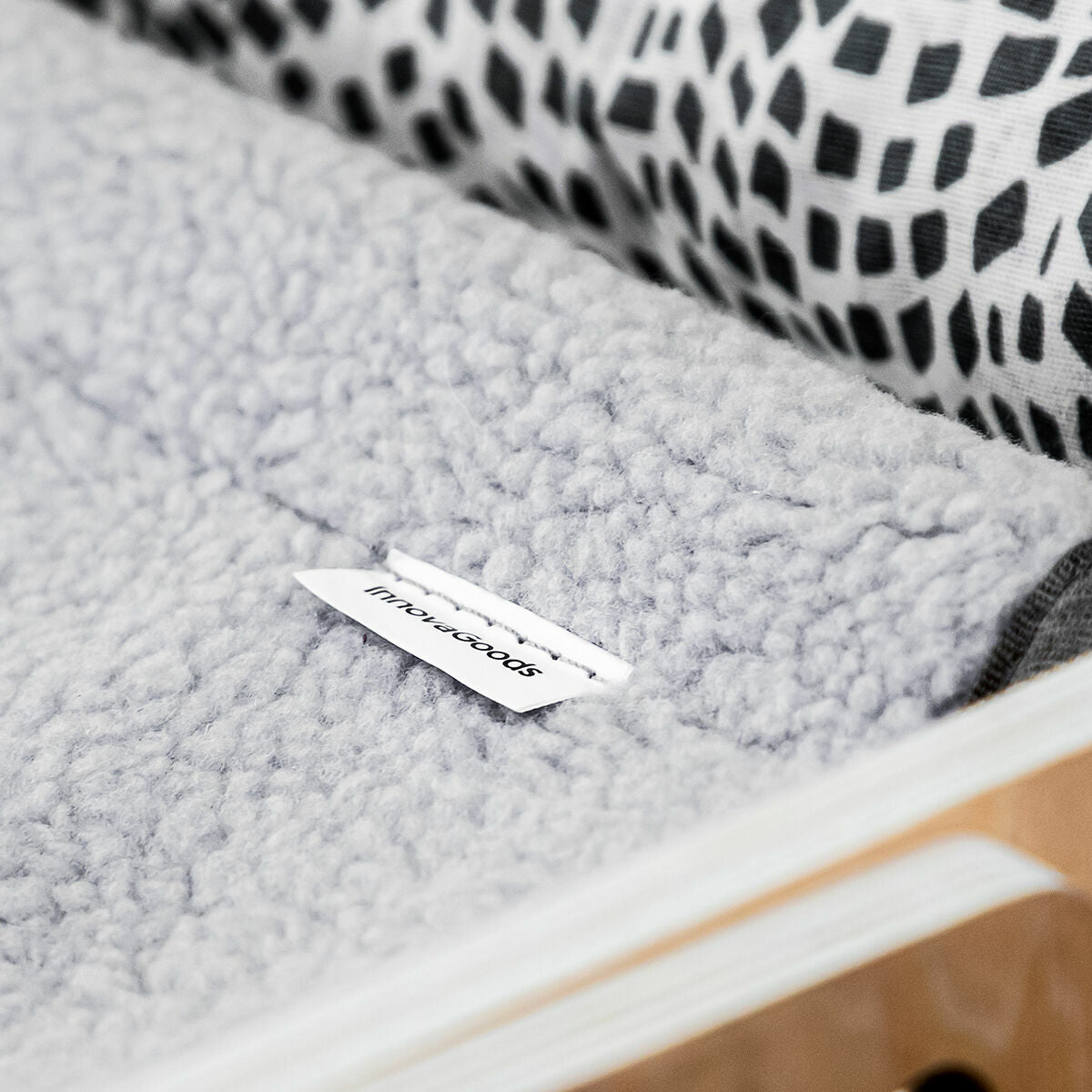 V13H04281E51EA9A8373C2AAE95117D64058R7524135P5